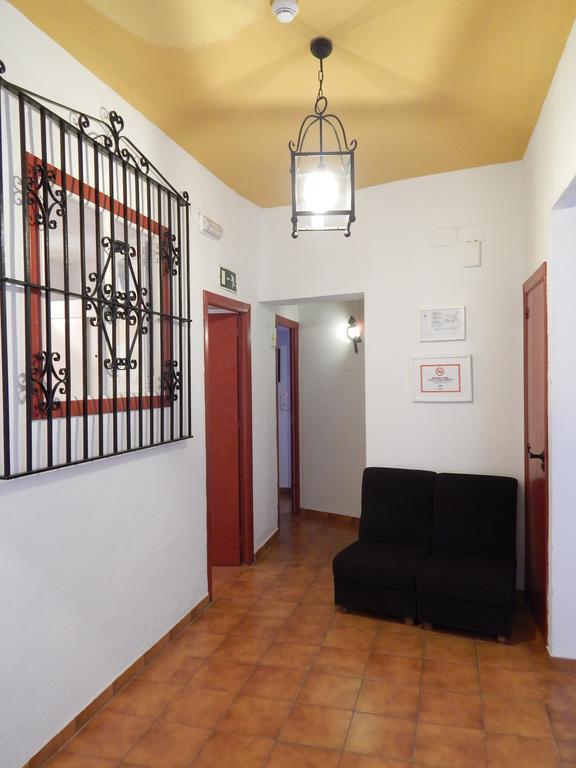 Hostal Arias Siviglia Esterno foto