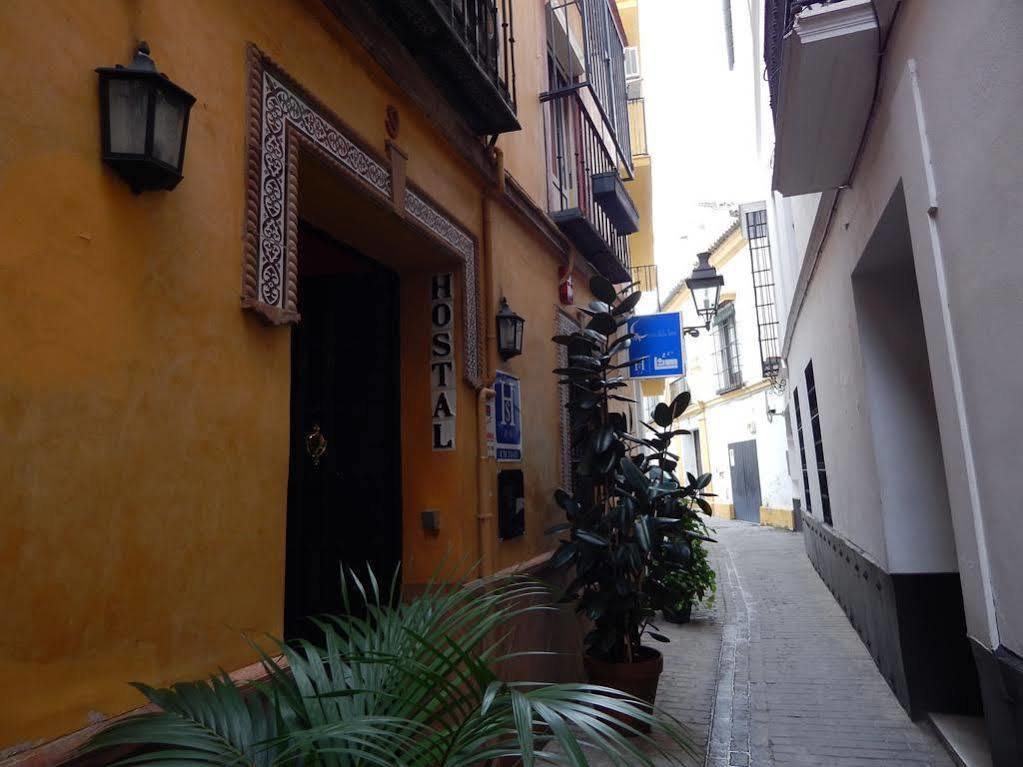 Hostal Arias Siviglia Esterno foto