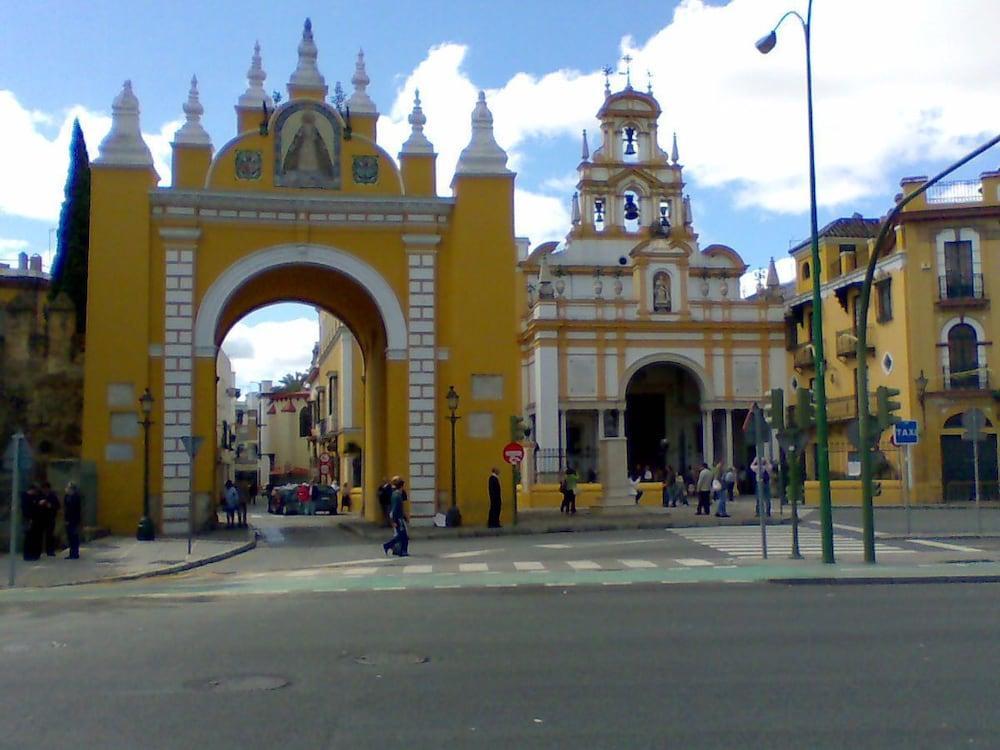 Hostal Arias Siviglia Esterno foto